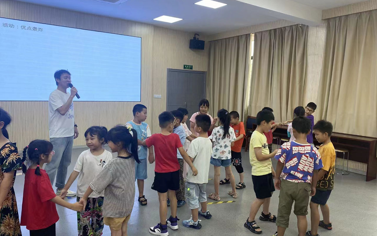 个旧龙观乡中心学校